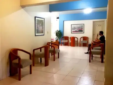 Oficina 2 ambientes con 1 baño