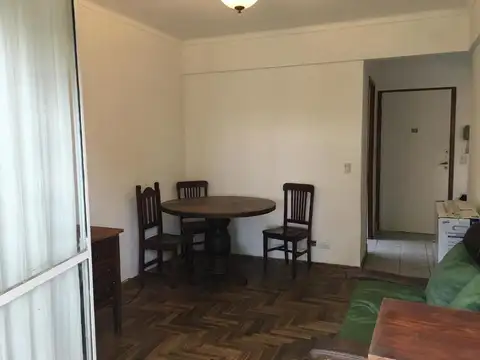 Av San Martin 933 , Piso 2