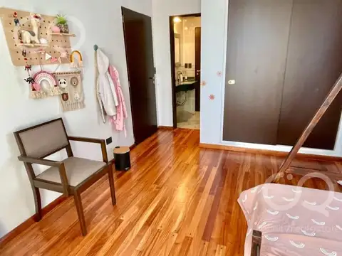 Casa en Venta con 4 cocheras