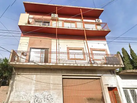 DEPARTAMENTO 3 AMBIENTES SEGUNDO PISO POR ESCALERA