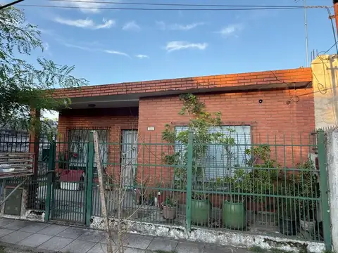 Vende casa en Berazategui