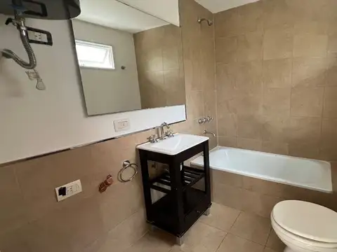 Alquiler 2 Amb con balcón, luminoso y ventilado