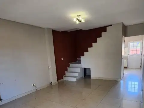 Las Tunas e/ J. Batlle y Ordoñez y Maestra A. González de Hecht