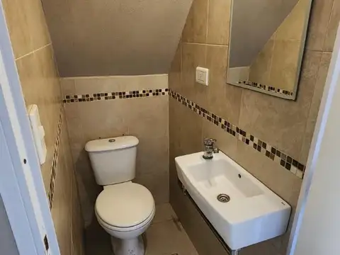 Casa 4 ambientes con 1 baño
