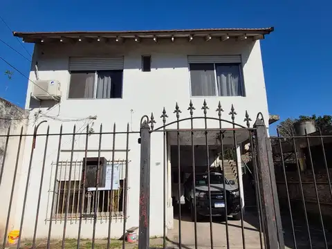 CASA 3 AMBIENTES EN VENTA EN QUILMES CON JARDIN