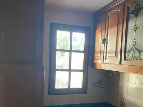 Casa en Alquiler con 6 cocheras