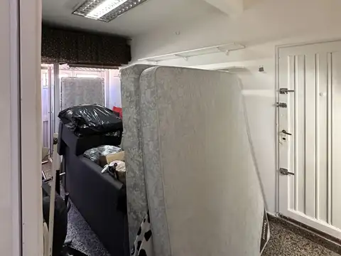 DPTO 3 AMB. PB CON GARAJE Y PATIO AL FRENTE A METROS DE AV. EMILIO CASTRO