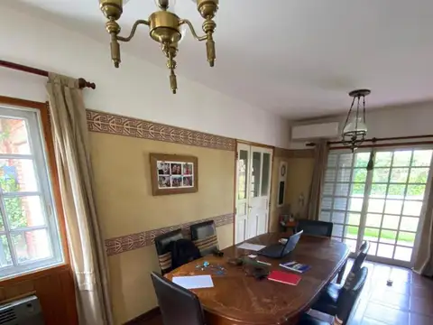 Casa 5 ambientes con 3 baños