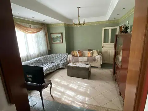 Casa en Venta en San Nicolas De Los Arroyos, USD 210.000
