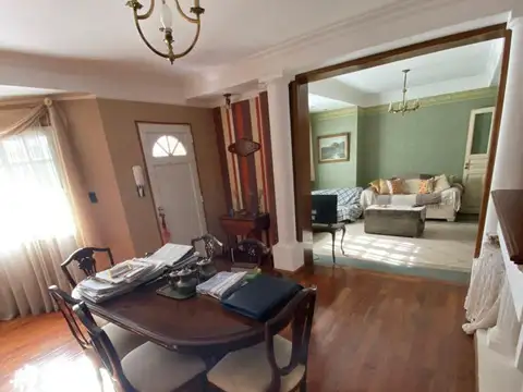 11 oeste  E/ Los Pinos y Av. Central