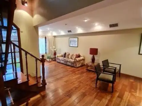 Casa 5 ambientes con 3 baños