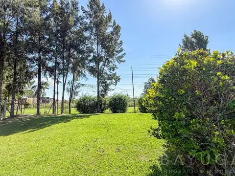 Casa en Venta con 4 cocheras