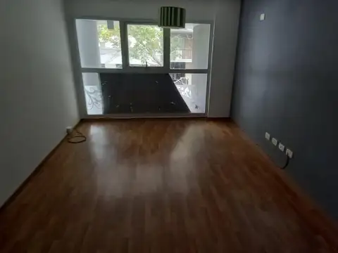 Oficina 2 ambientes con 1 baño