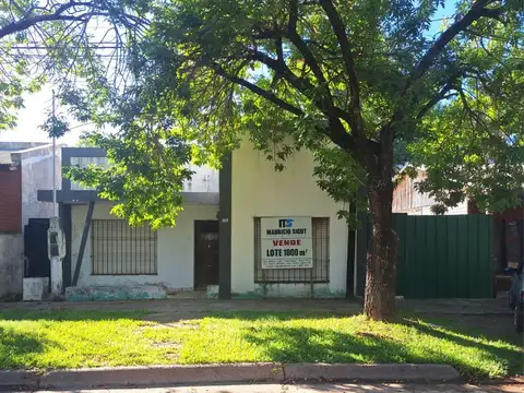 VENDO AMPLIA PROPIEDAD EN VILLA ELISA, BUENA UBICACIÓN 