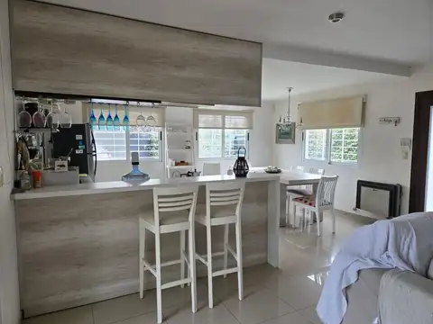 Casa en Alquiler en Funes, USD 3.500