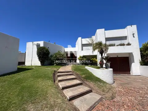 Vende casa en Punta Ballena