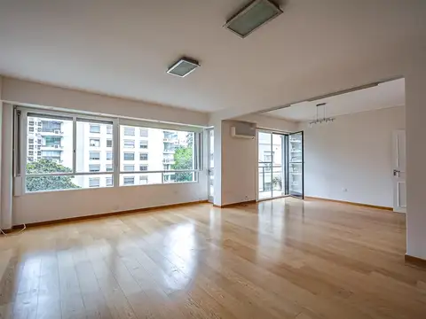 IMPECABLE y luminoso 5 amb en EXCELENTE UBICACIÓN con COCHERA y SEG 24hs.