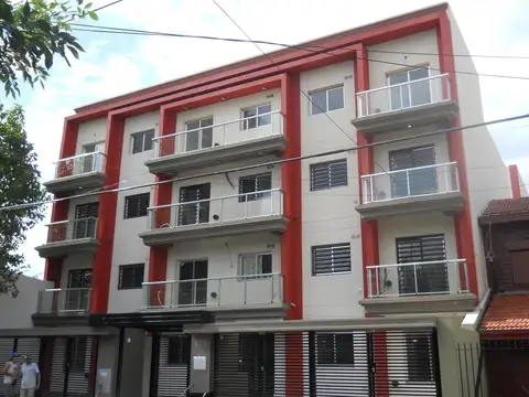 Venta cochera cubierta en Lomas de Zamora