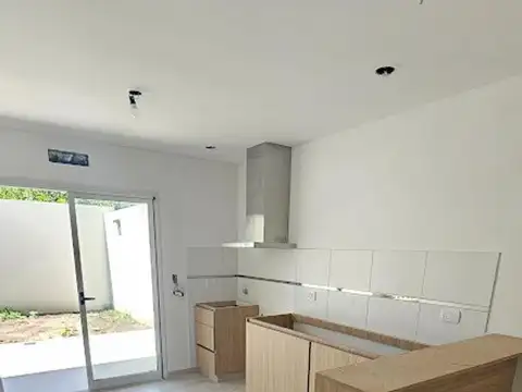 Depto Tipo Casa 3 ambientes con 2 baños