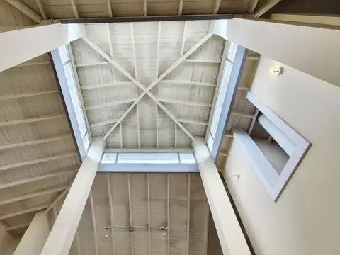 Casa 7 ambientes con 2 baños