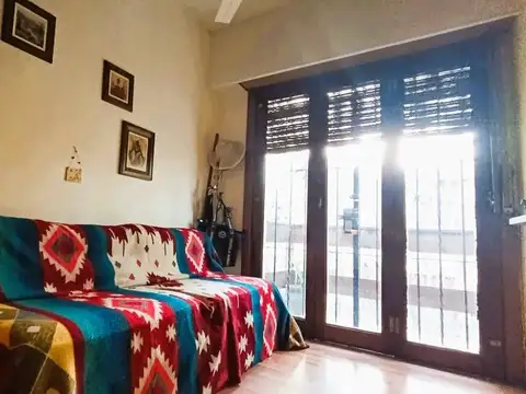 Depto Tipo Casa 4 ambientes con 2 baños