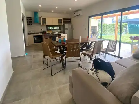 Casa en Alquiler en Pilar Del Este, USD 1.200