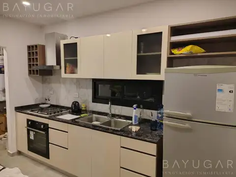 Casa en Alquiler con 2 cocheras