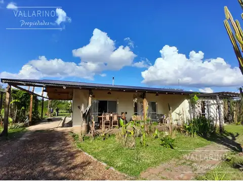 Casa con amplio lote, Zona Cicle, Colón.