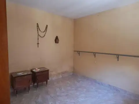 Casa 2 ambientes con 1 baño