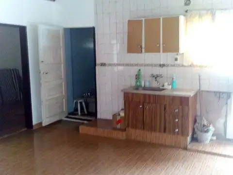 LOTE CON DOS CASAS VENTA APTA CREDITO