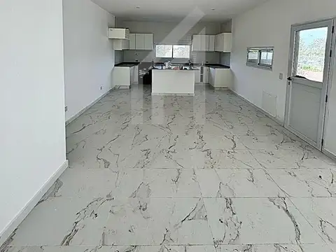 Casa Chalet  en Venta en San Sebastian, Escobar, G.B.A. Zona Norte