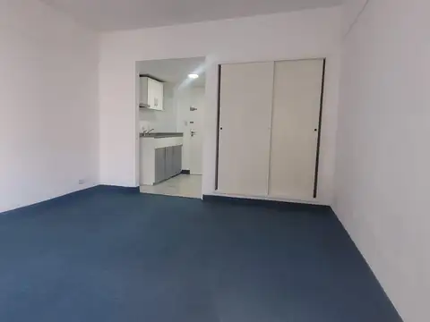 Monoambiente APTO PROFESIONAL- muy luminoso - muy buen estado- sobre Av Corrientes 1965