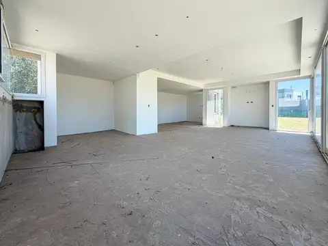 Casa 4 ambientes con 3 baños