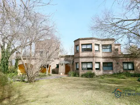 Disponible en Alquiler anual sin muebles y en Venta con opcion de financiacion