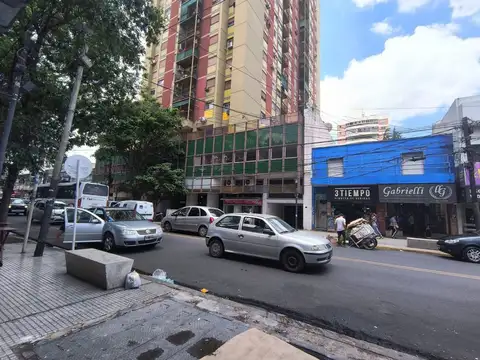 COCHERA 4 AUTOS GRANDE CASEROS VENTA AV. URQUIZA