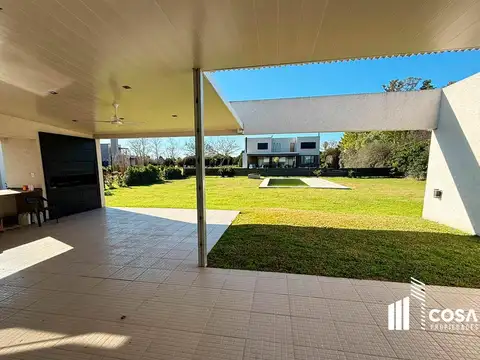 Casa en Venta en Funes, USD 850.000