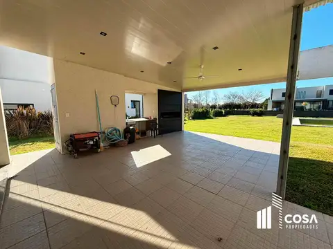 Casa 6 ambientes con 3 baños