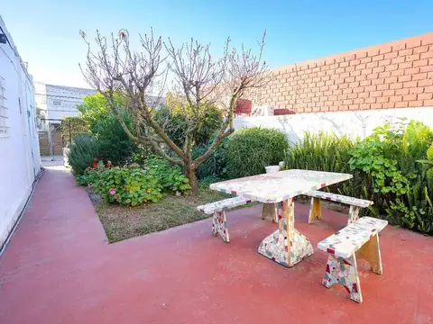 Casa 2 ambientes con 1 baño