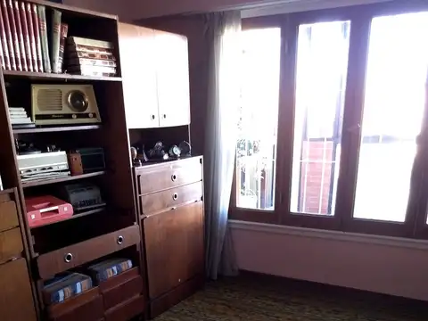 CHAUVIN. VENTA EN BLOCK. Local, Departamento 5 amb. en Planta alta, PH al fondo. Garaje p/3 autos.