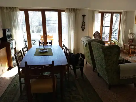 CHAUVIN. VENTA EN BLOCK. Local, Departamento 5 amb. en Planta alta, PH al fondo. Garaje p/3 autos.