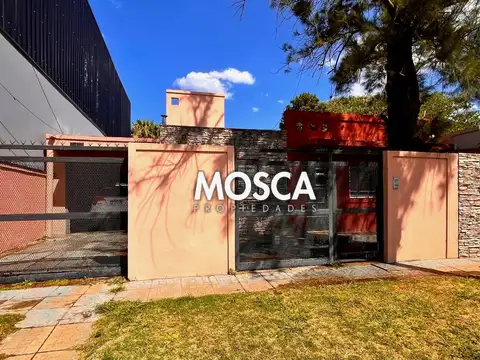 Casa - Ituzaingó  con piscina