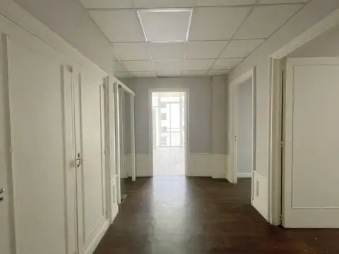 Oficina en Alquiler 100 años