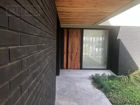 Casa en Alquiler en Villanueva, USD 1.800