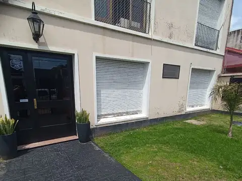 Venta. depto 4 amb + patio. Ciudadela