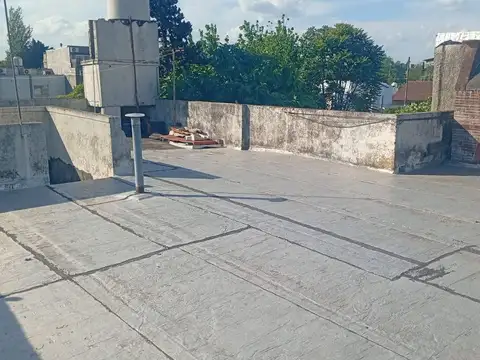 VENTA CASA + DPTO + GALPÓN ITUZAINGÓ