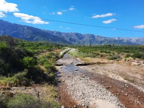 Terreno en Balcones de San Miguel II, Cortaderas, San Luis.  Vista a las sierras, servicios y escrit