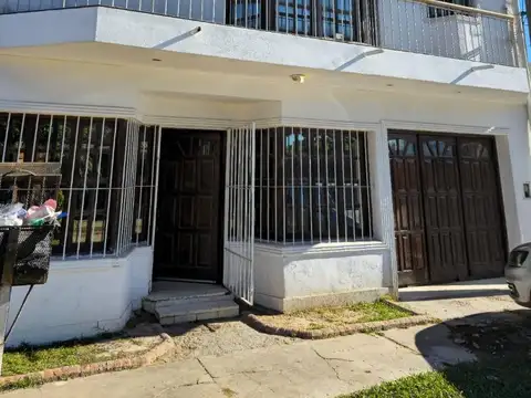 Casa con patio y pileta, 3 dormitorios