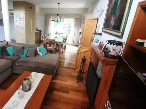 Casa en Alquiler con 5 cocheras