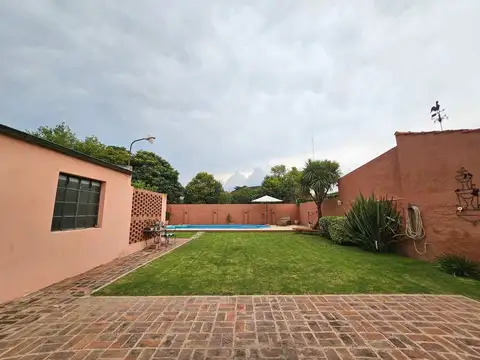 Casa 5 ambientes con 3 baños