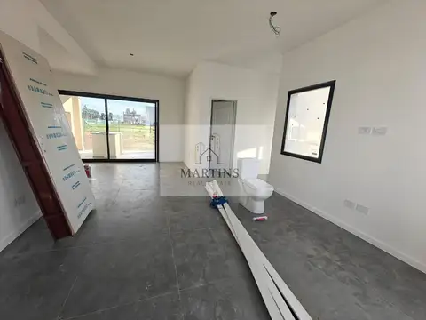 Casa 4 ambientes con 2 baños